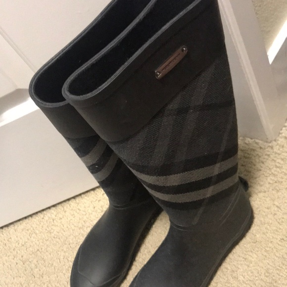 Burberry Shoes - Burberry rain boots